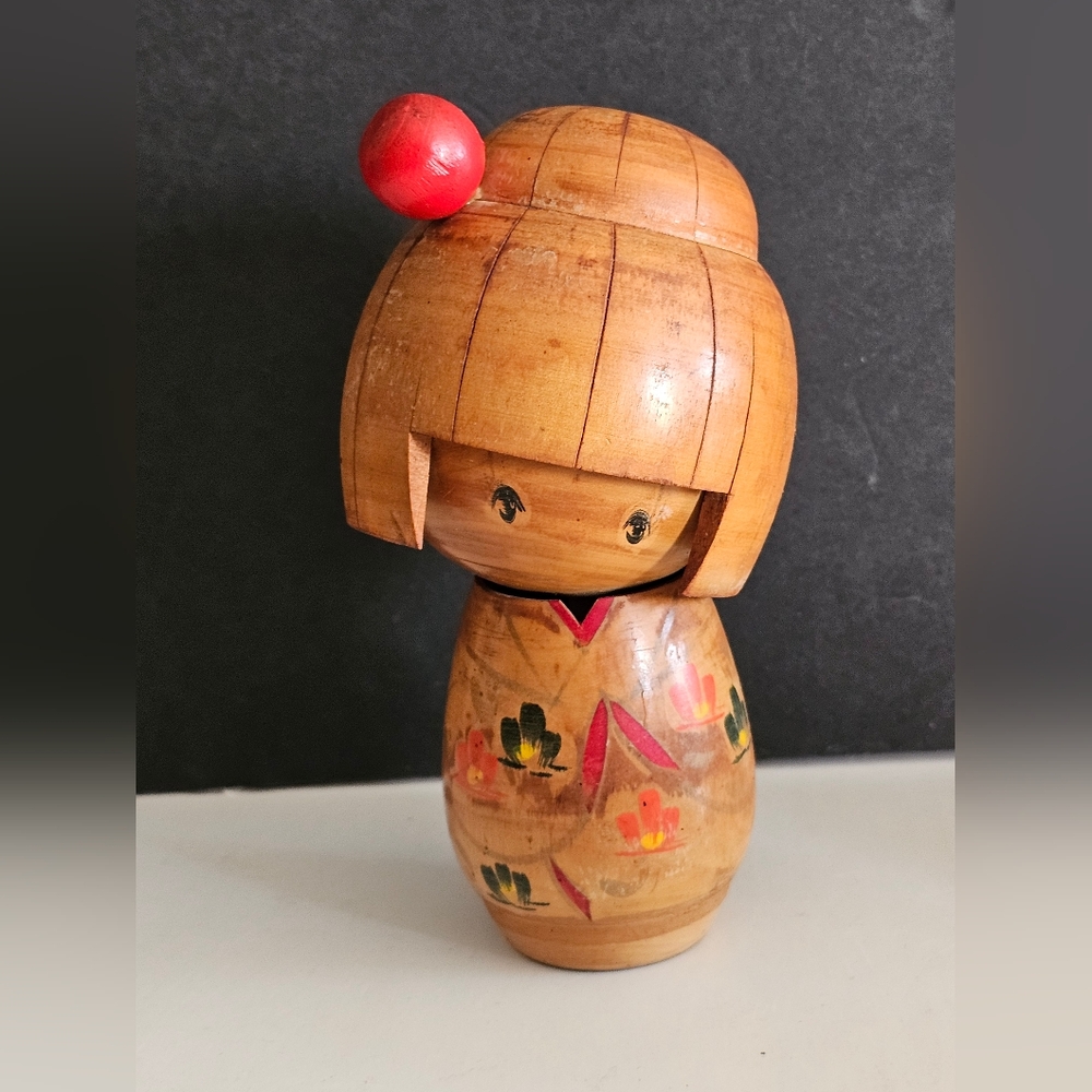 Vintage Japanese Kokeshi Wooden Doll 4.75in Mid-century - Picture 5 of 8